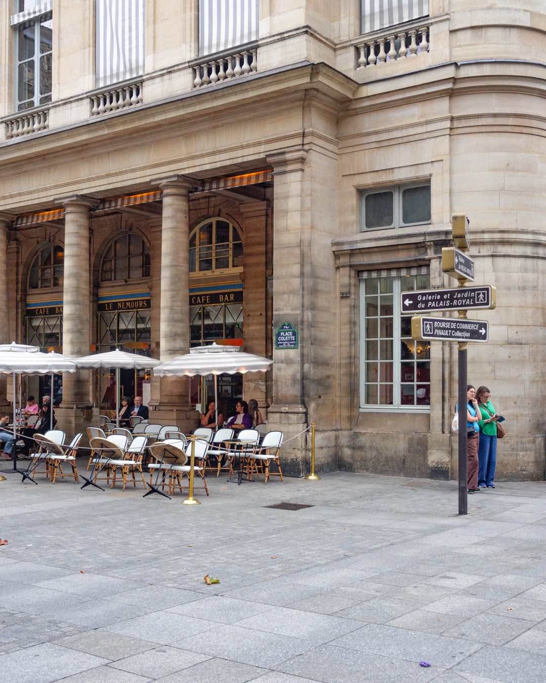Distrito 1 de París, corazón histórico con el Louvre, los Jardines de las Tullerías y la Ópera Garnier.