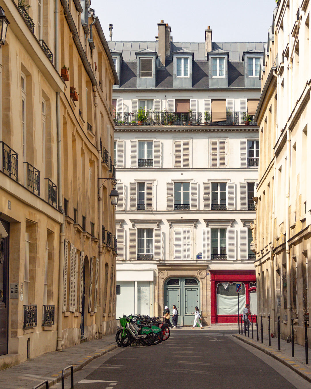 Qué hacer en el Distrito IV de París: Centre Pompidou, Place des Vosges y cafés literarios.