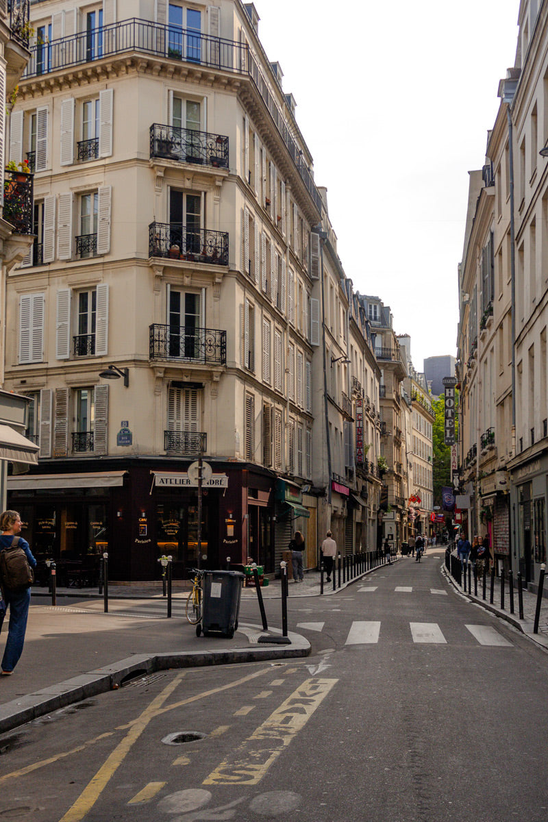 Distrito 6 de París, Saint-Germain-des-Prés con cafés míticos y bulevares elegantes.