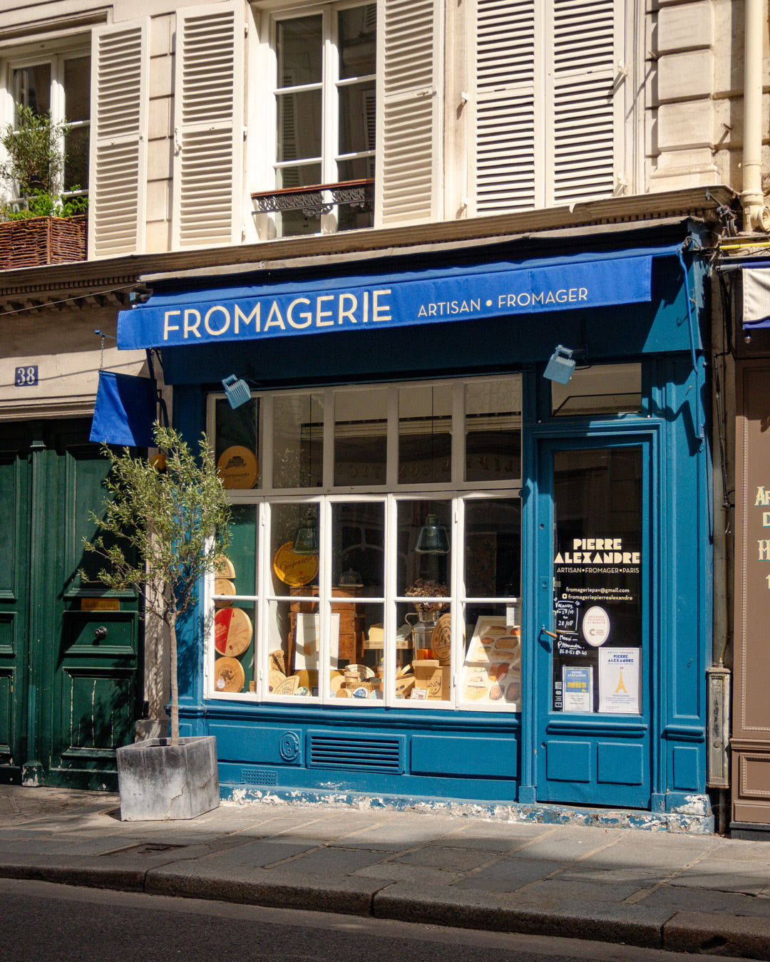 Fromagerie Pierre-Alexandre París, quesos artesanales con enfoque en el terroir francés.