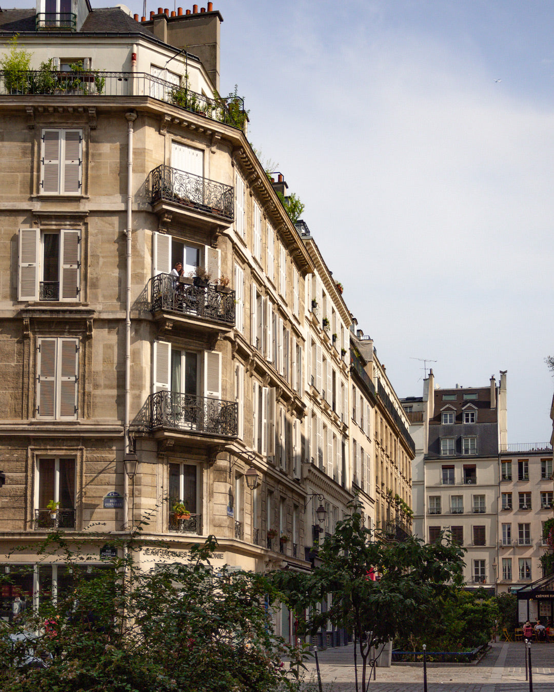 Paseo por el Distrito 1 de París, entre museos, plazas y jardines emblemáticos.
