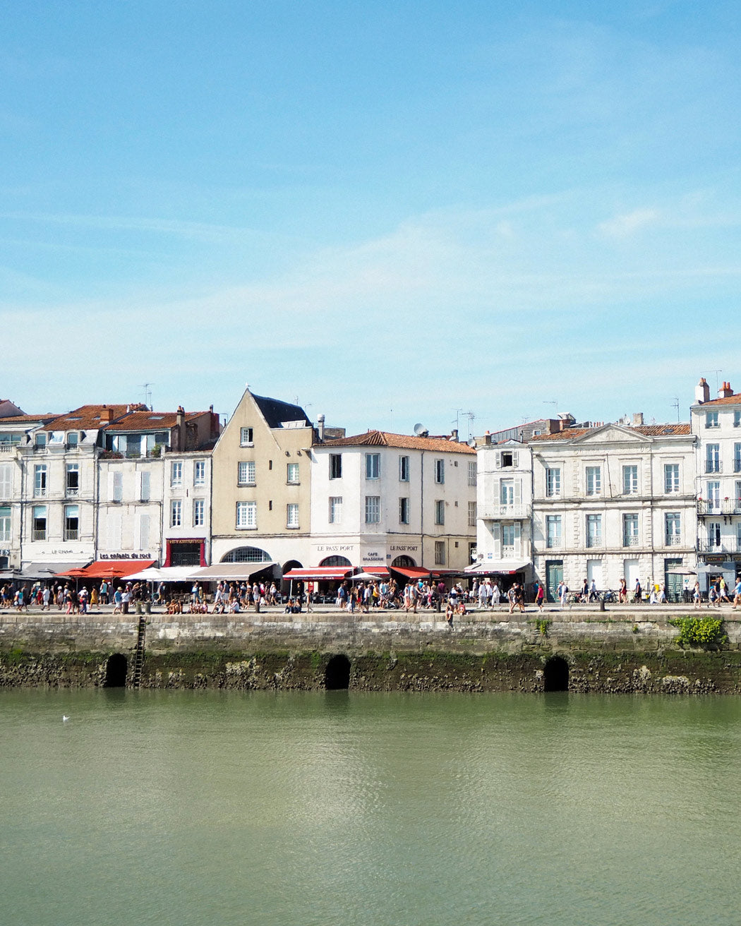 Puerto viejo de La Rochelle, Guía de viaje La Rochelle impresa, Francia, Aquitania, Le Periplo, recomendaciones de La Rochelle, île de Ré, Costa Atlántica